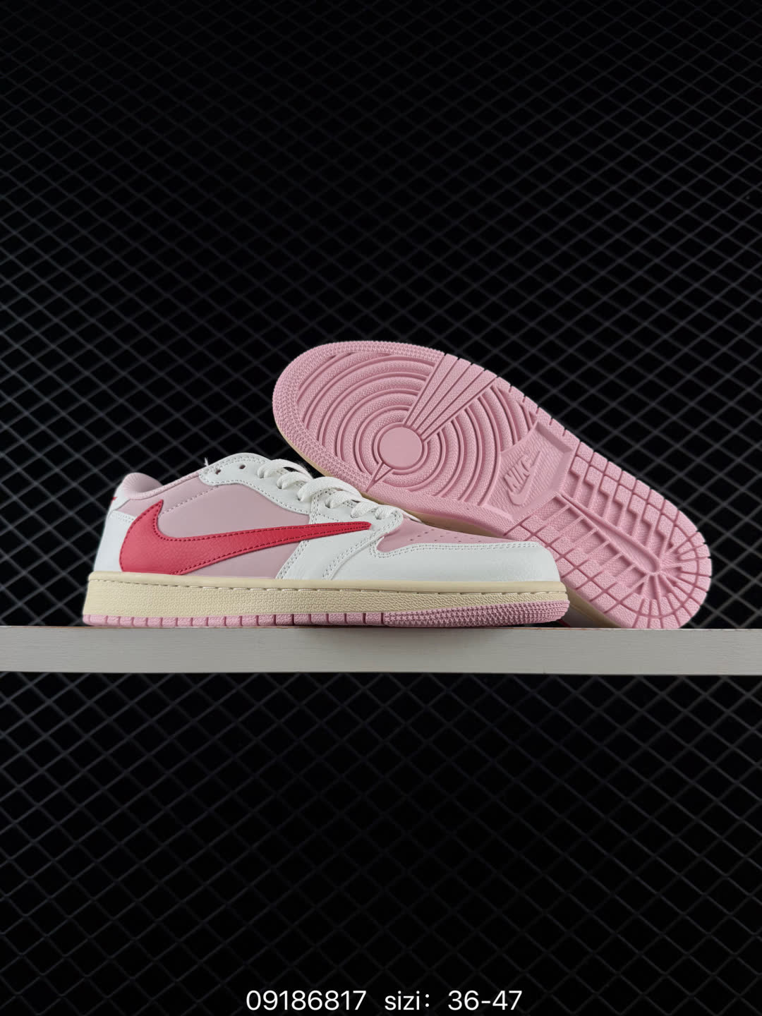 Travis Scott x Air Jordan 1 Low-IQ7604-100